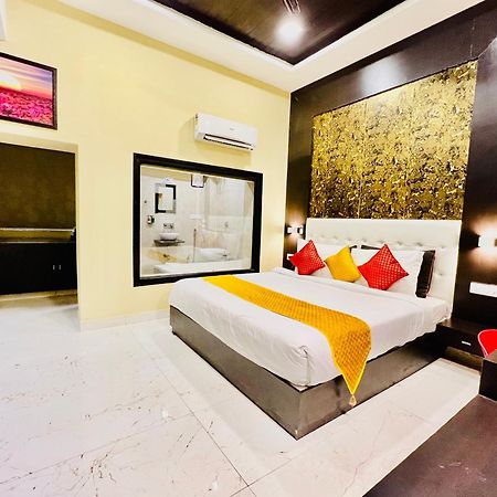 Hotel Grand Bhagwat, Udaipur Exteriör bild