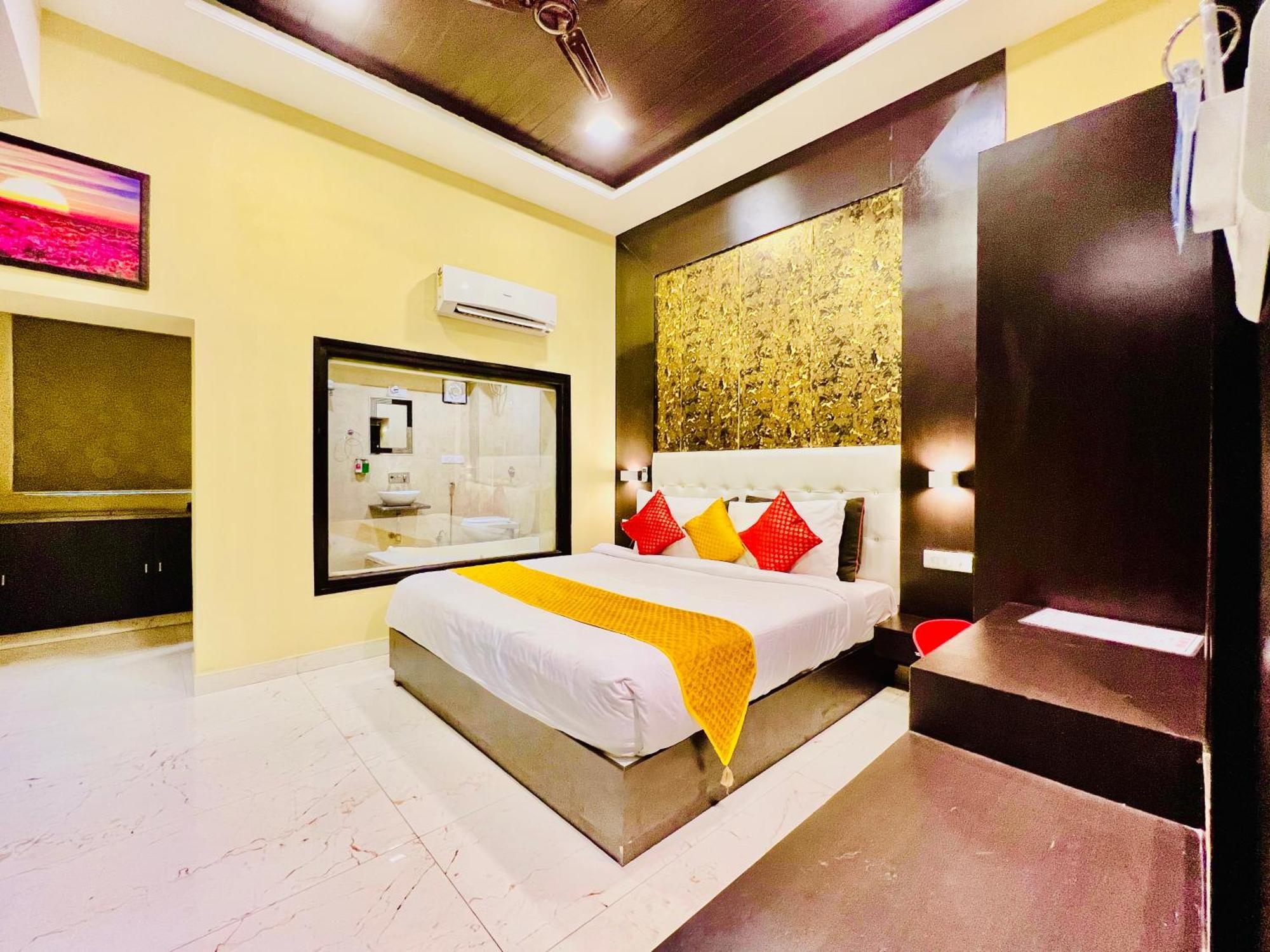 Hotel Grand Bhagwat, Udaipur Exteriör bild