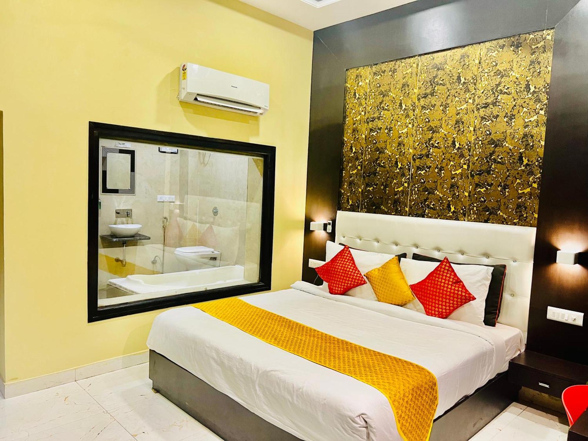 Hotel Grand Bhagwat, Udaipur Exteriör bild