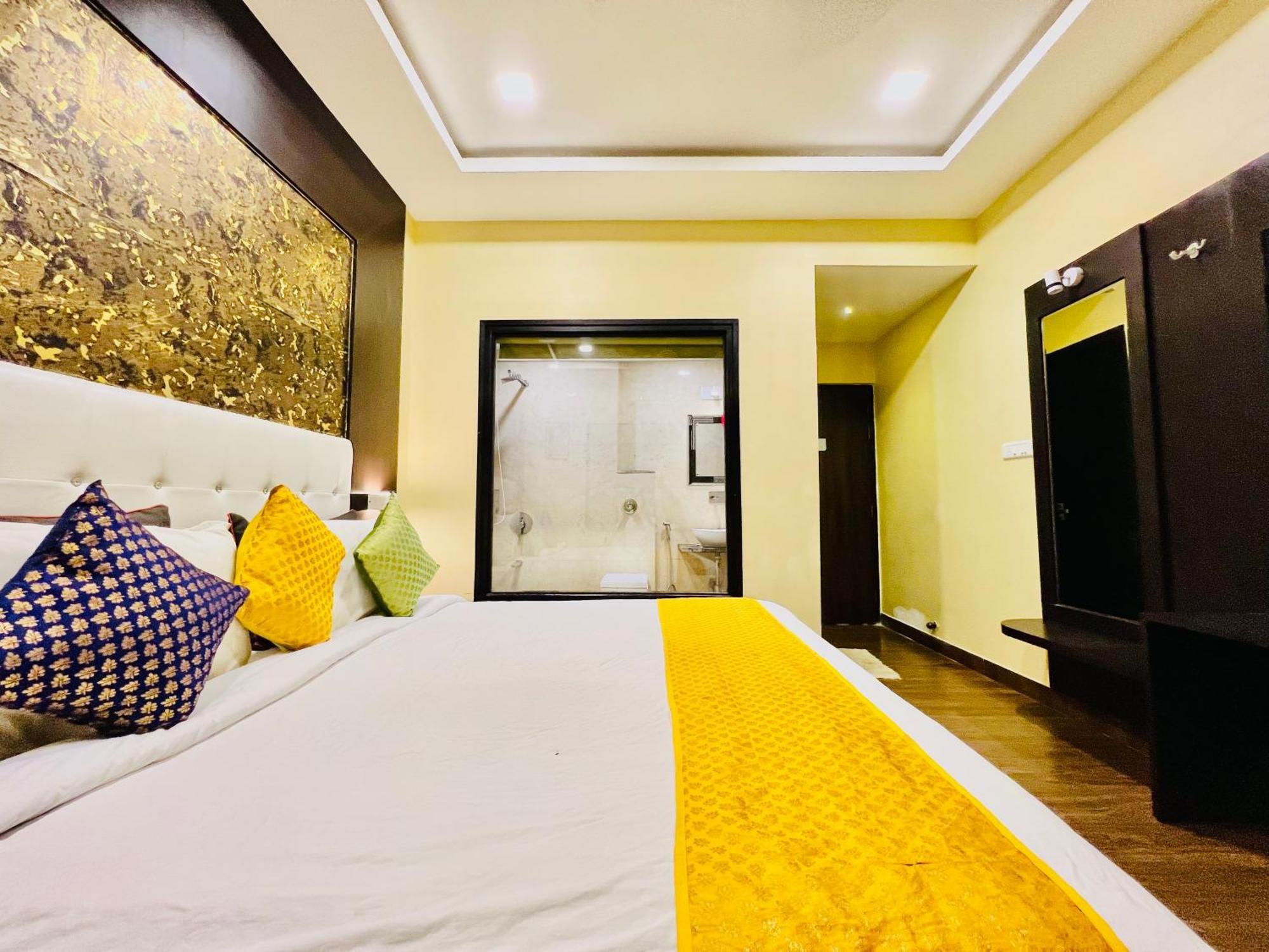 Hotel Grand Bhagwat, Udaipur Exteriör bild