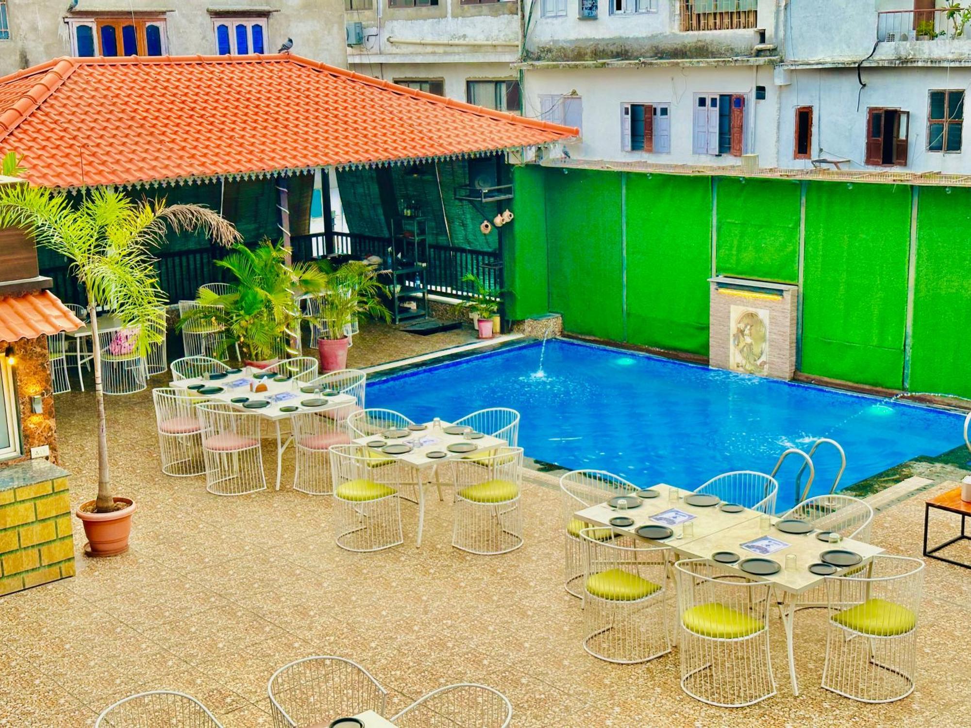 Hotel Grand Bhagwat, Udaipur Exteriör bild