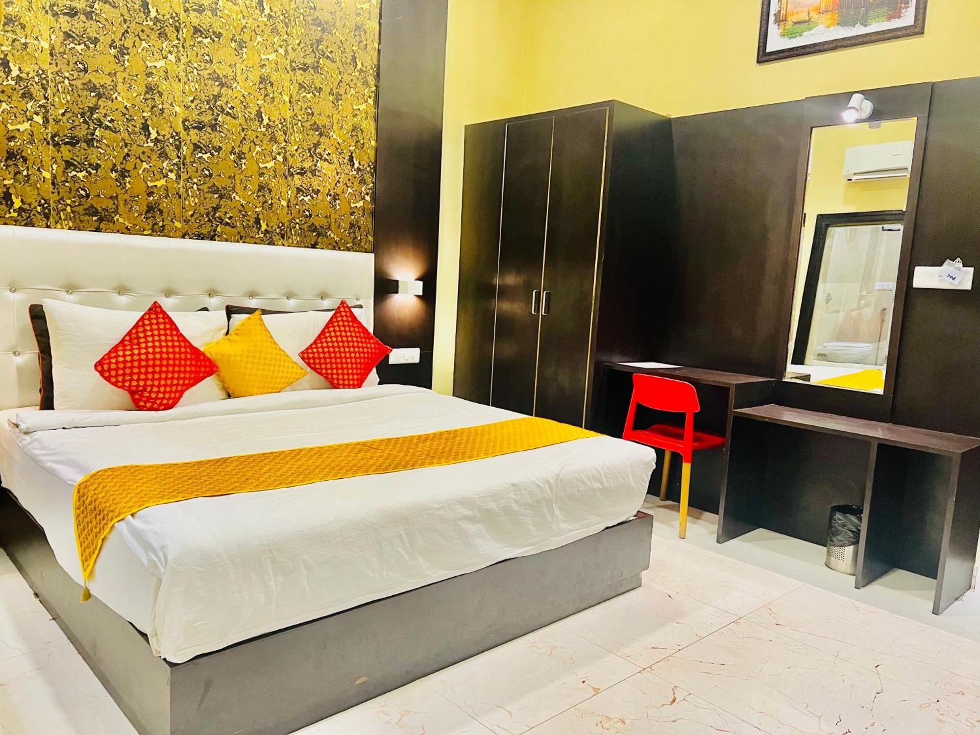Hotel Grand Bhagwat, Udaipur Exteriör bild
