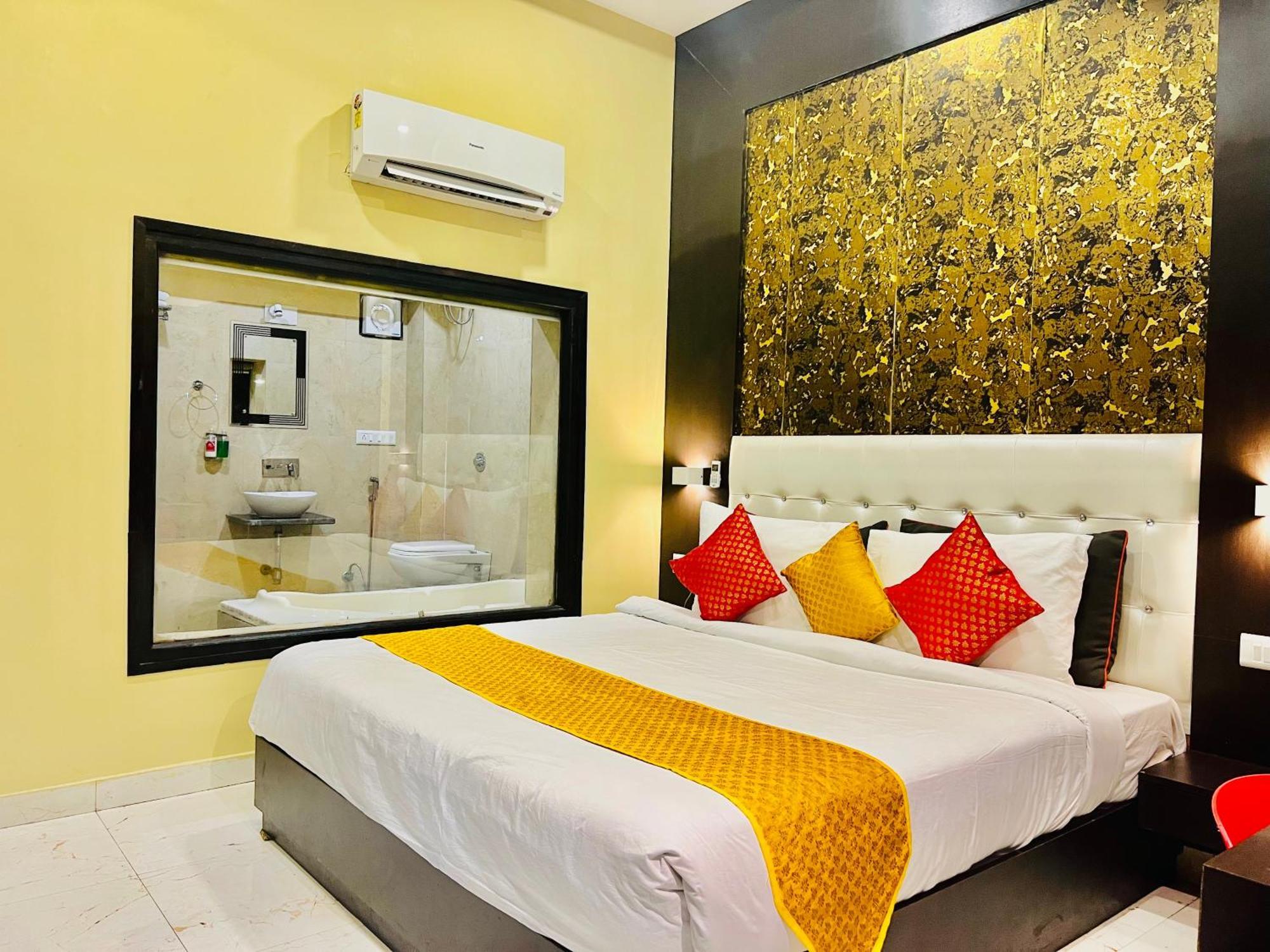 Hotel Grand Bhagwat, Udaipur Exteriör bild