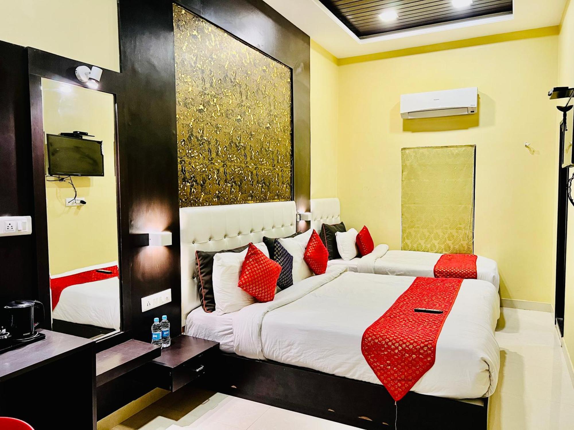 Hotel Grand Bhagwat, Udaipur Exteriör bild